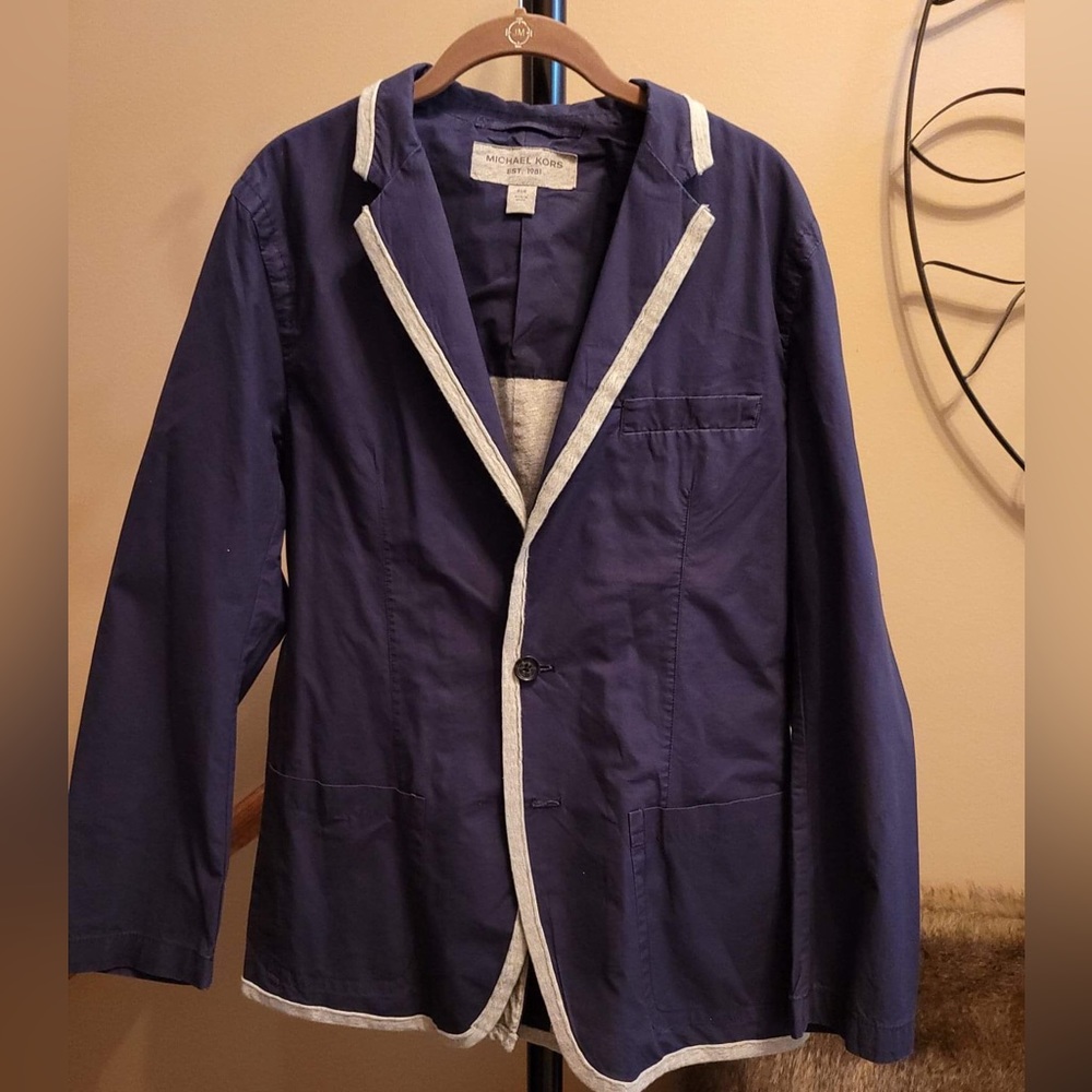 Very fun blazer from MK, preloved in great shape.